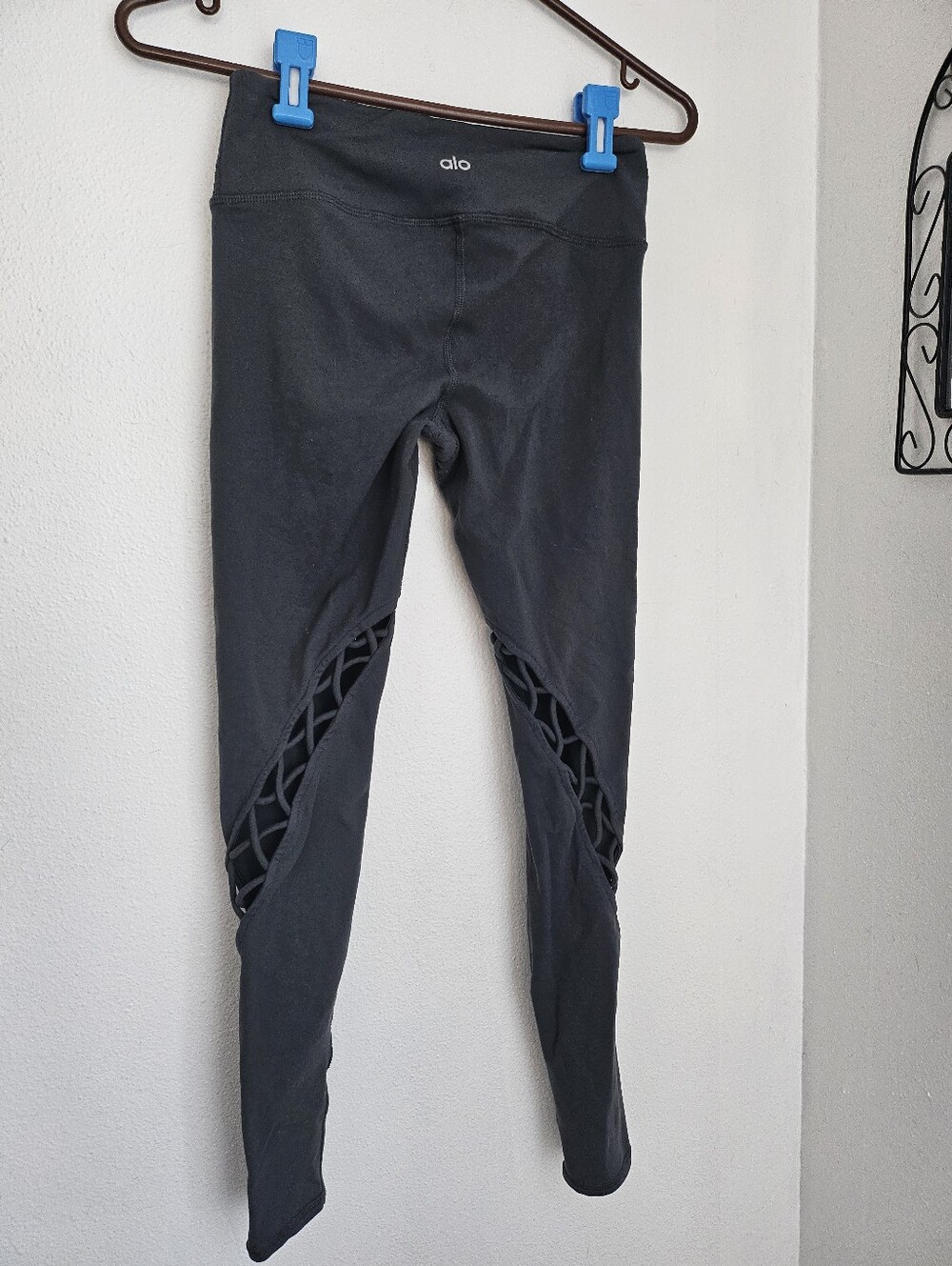 ALO Entwine Yoga  Black/grey Leggings with Lattice Detail